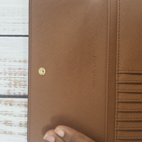 Michael Kors Brown Wallet NWOT - Picture 7 of 10